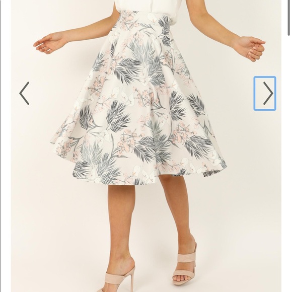 SHOWPO SKIRT BUNDLE - Picture 3 of 4